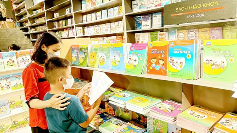TPHCM: Gấp rút cung ứng SGK cho học sinh trước ngày 16-9