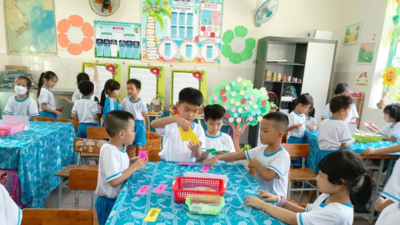 TPHCM: Đề xuất hỗ trợ 100% lương cơ sở cho giáo viên tiểu học mới ra trường