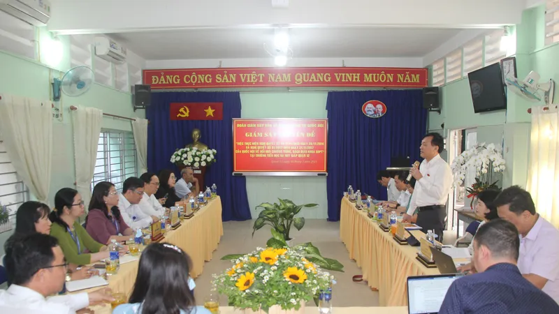 TPHCM: Đề xuất hỗ trợ giáo viên dạy 2 buổi/ngày khi thực hiện chương trình phổ thông mới