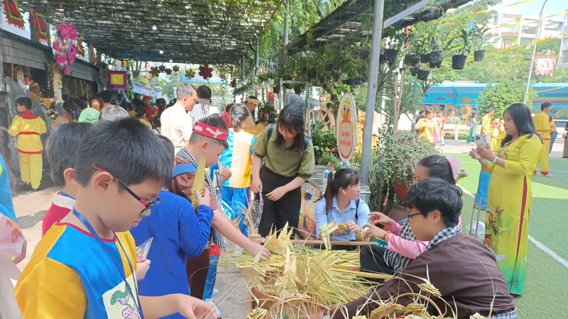 Nghiêm cấm lợi dụng danh nghĩa cha mẹ học sinh thực hiện các khoản thu ngoài quy định