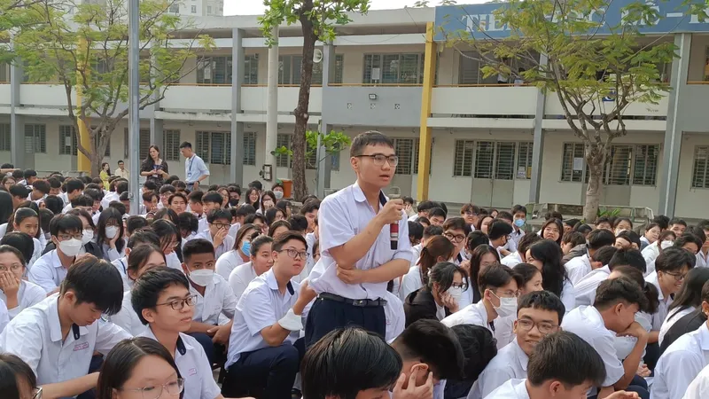 Gần 600 học sinh tham gia "Kỹ năng phòng tránh bạo lực tâm lý trên mạng xã hội"