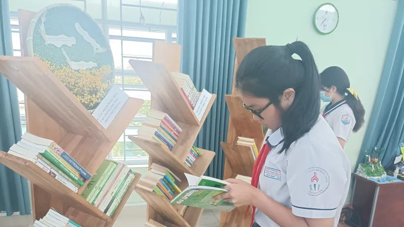 Học sinh thỏa sức sáng tạo với Hội thi "Lớn lên cùng sách"