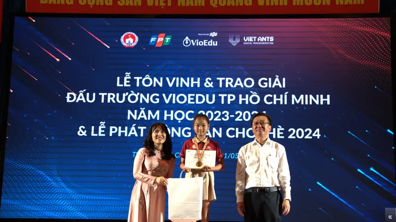 TPHCM: Tuyên dương 1.500 học sinh đạt thành tích cao tại sân chơi toán học trực tuyến