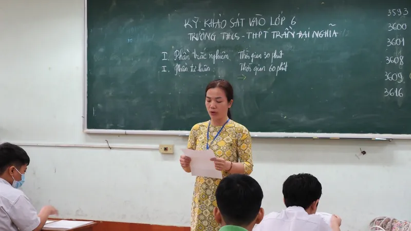 Thí sinh tham gia bài khảo sát năng lực tại điểm khảo sát Trường THCS-THPT Trần Đại Nghĩa (quận 1)
