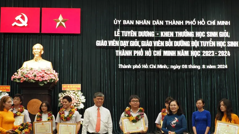 TPHCM: Bổ sung thêm đối tượng khen thưởng học sinh giỏi
