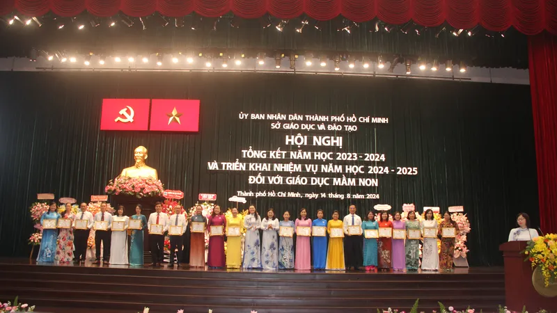 Sở GD-ĐT TPHCM khen thưởng các tập thể, cá nhân có thành tích xuất sắc trong năm học 2023-2024 đối với giáo dục mầm non