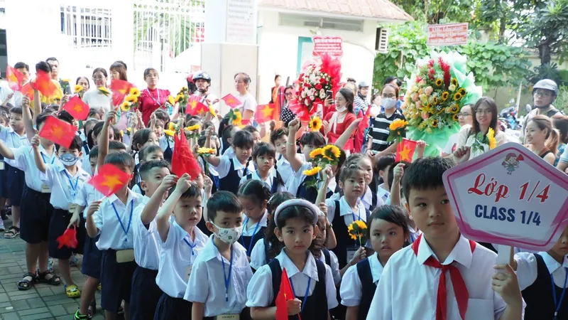 Niềm vui "nhân ba" trong lễ khai giảng của học sinh Trường Tiểu học Võ Trường Toản