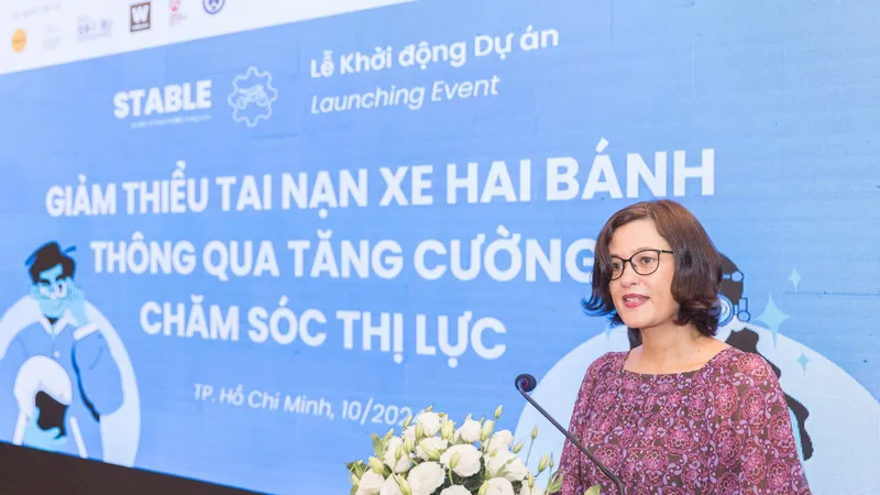Giảm thiểu tai nạn xe hai bánh thông qua tăng cường chăm sóc thị lực