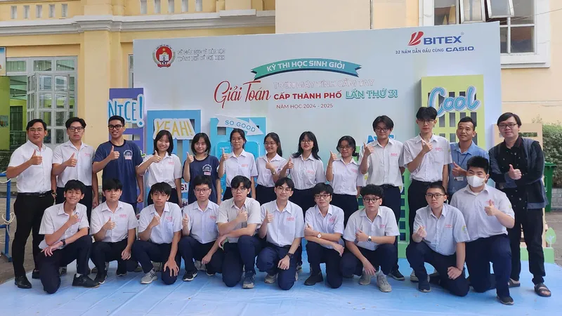 TPHCM: Hơn 2.000 học sinh tham gia thi giải toán trên máy tính cầm tay