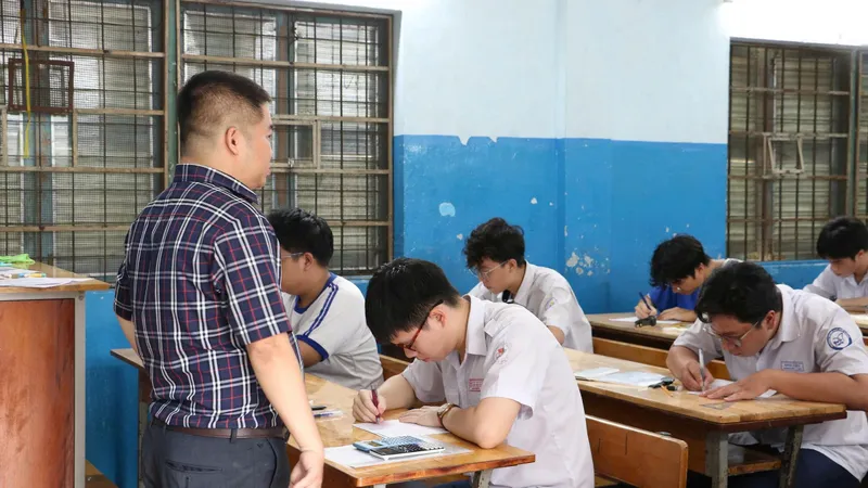 TPHCM: Lo lắng bài thi Ngữ văn, thí sinh quyết tâm “gỡ điểm” ở môn Toán
