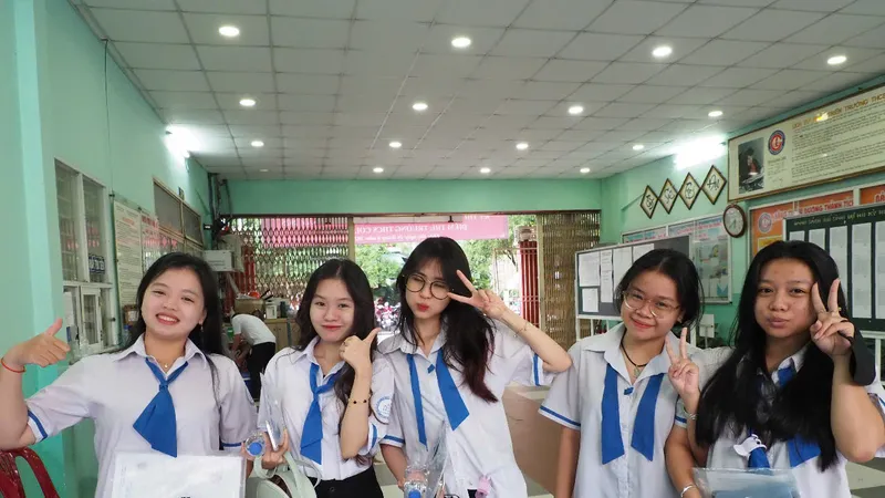 Học sinh tham gia kỳ thi tuyển sinh lớp 10 công lập năm học 2025-2026