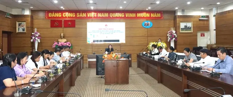 Buổi họp triển khai kế hoạch thí điểm hạn chế học sinh sử dụng điện thoại vào giờ ra chơi tại TPHCM