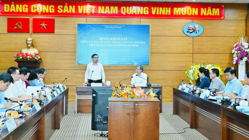 Đoàn công tác do đồng chí Nguyễn Phước Lộc, Ủy viên Trung ương Đảng, Phó Bí thư Thành ủy, Chủ tịch Ủy ban MTTQ Việt Nam TPHCM làm trưởng đoàn làm việc với Sở GD-ĐT TPHCM về đầu tư công trong lĩnh vực giáo dục. ẢNH VIỆT DŨNG