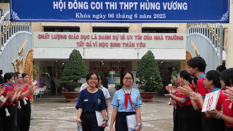 Học sinh tham gia Kỳ thi tuyển sinh lớp 10 công lập năm học 2025-2026 tại TPHCM