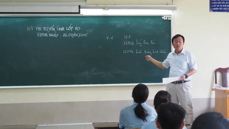 Học sinh tham gia Kỳ thi tuyển sinh vào lớp 10 công lập năm học 2025-2026