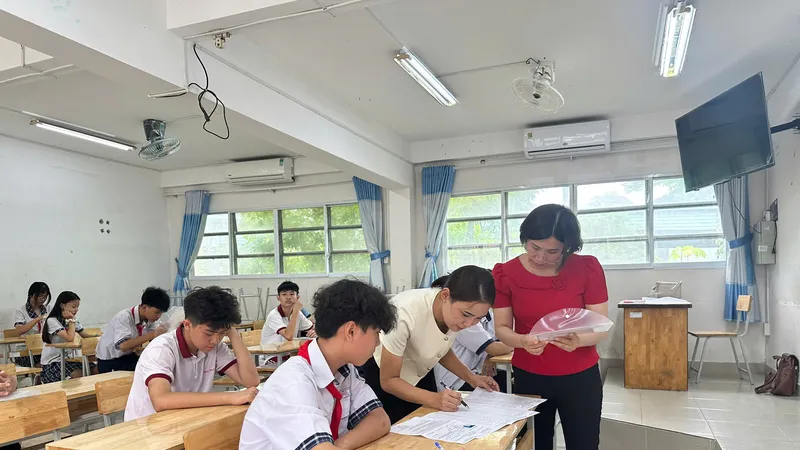 Học sinh tham gia kỳ thi tuyển sinh lớp 10 công lập năm học 2026-2027 tại TPHCM