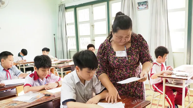 Thí sinh tham dự khảo sát tuyển sinh vào lớp 6 năm học 2026-2027 tại điểm khảo sát THCS-THPT Trần Đại Nghĩa. Ảnh: THU TÂM.