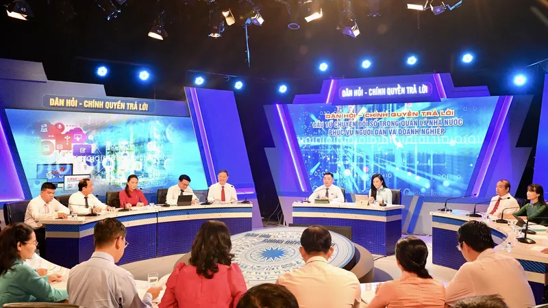 Chương trình Dân hỏi - Chính quyền trả lời sáng ngày 14-5. Ảnh: VIỆT DŨNG 