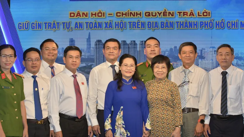 Các đại biểu tham dự chương trình. Ảnh: CAO THĂNG 