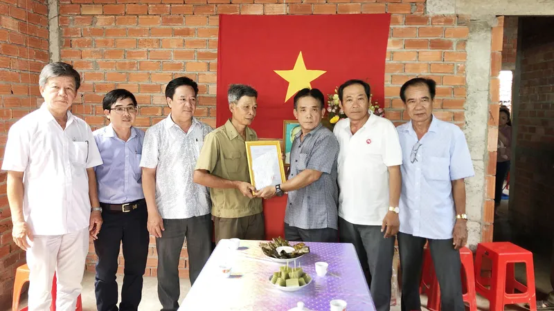 Trao nhà nghĩa tình đồng đội cho hội viên cựu chiến binh