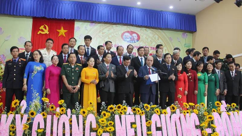 Đồng chí Nguyễn Văn Tuấn tái đắc cử chức danh Bí thư Thành ủy Bến Tre
