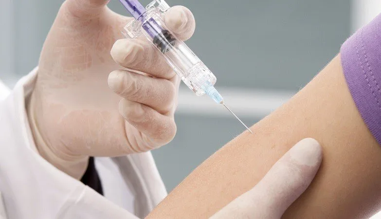 Bến Tre có 64 người bị phản ứng nhẹ sau tiêm vaccine phòng Covid-19