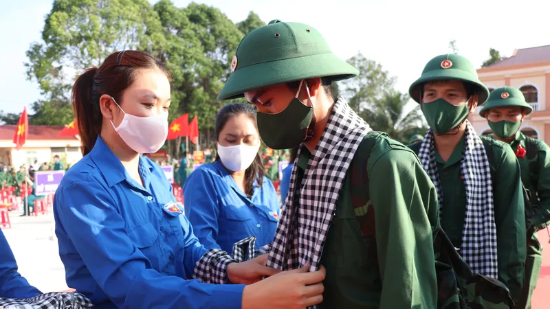 Tân binh háo hức lên đường thực hiện Nghĩa vụ quân sự năm 2022