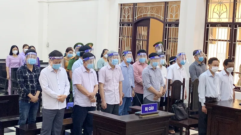 Các bị cáo tại phiên tòa