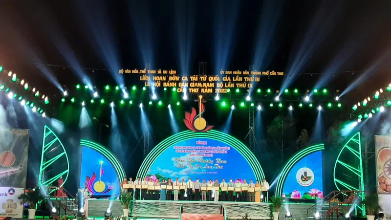 Bế mạc Liên hoan đờn ca tài tử và Hội thi bánh dân gian Nam bộ