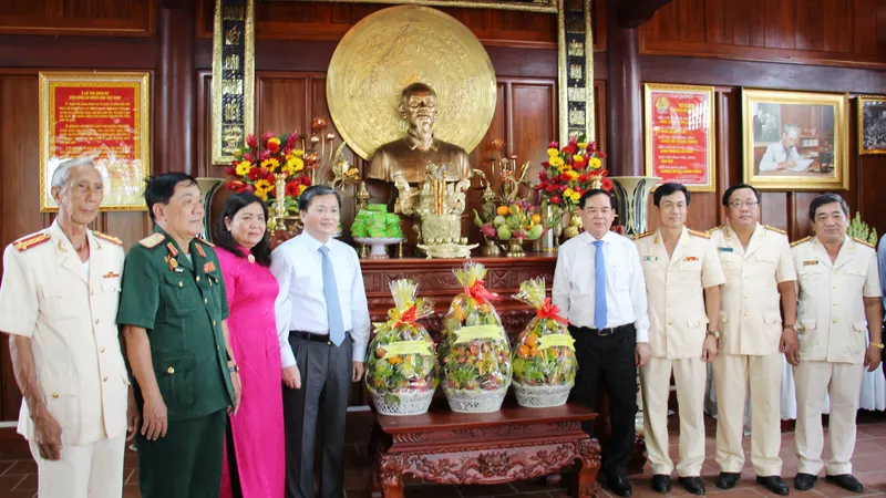 Khánh thành Nhà tưởng niệm Chủ tịch Hồ Chí Minh tại Bến Tre