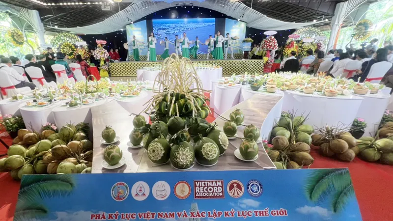 222 món ăn từ dừa của Bến Tre được xác lập kỷ lục thế giới