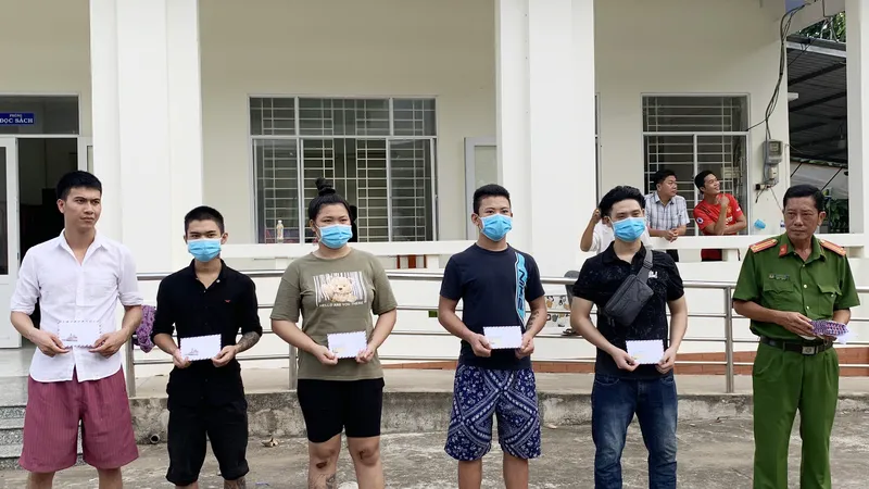  40 người chạy khỏi sòng bạc Campuchia được hỗ trợ chi phí về quê