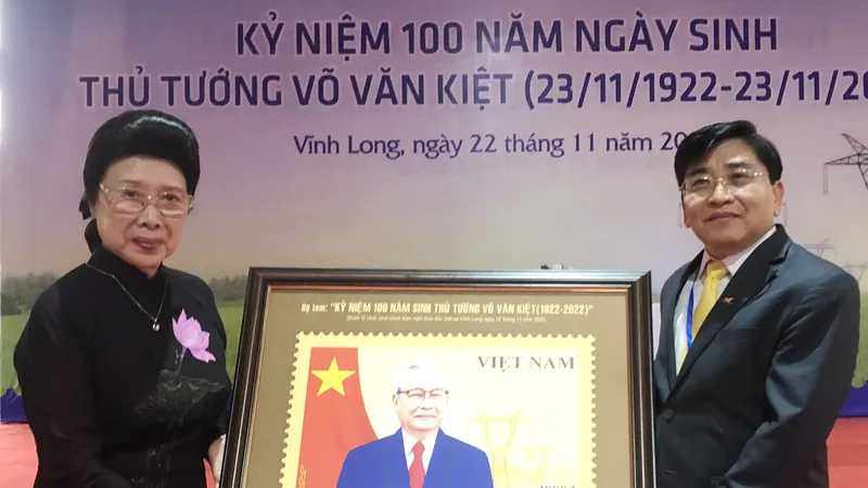 Phát hành đặc biệt bộ tem Kỷ niệm 100 năm Ngày sinh đồng chí Võ Văn Kiệt