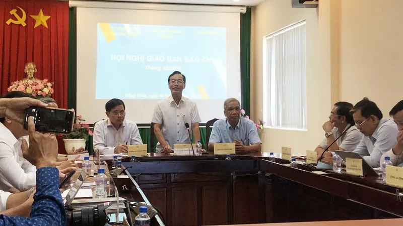 Quang cảnh buổi họp báo