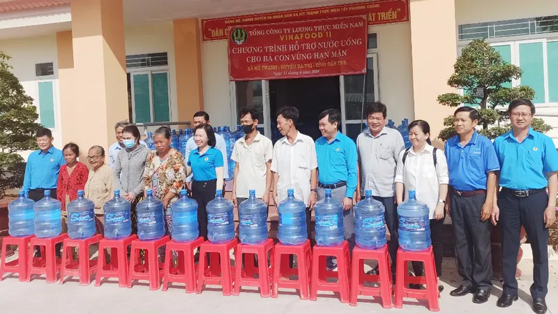 Hỗ trợ nước ngọt cho bà con vùng hạn mặn Bến Tre