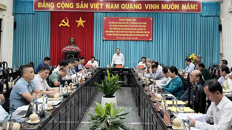 Thứ trưởng Phùng Đức Tiến đề nghị Bến Tre tăng cường quản lý, khắc phục hạn chế để cùng với cả nước sớm gỡ cảnh báo thẻ vàng IUU 