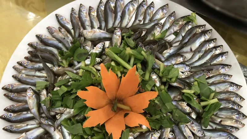 Canh chua điên điển cá linh là món ăn trứ danh chỉ có vào mỗi mùa nước nổi