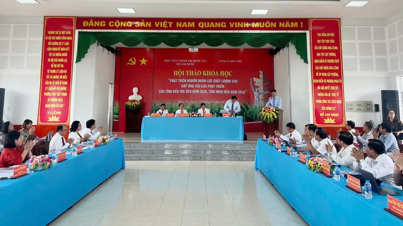 Các đại biểu tham dự hội thảo
