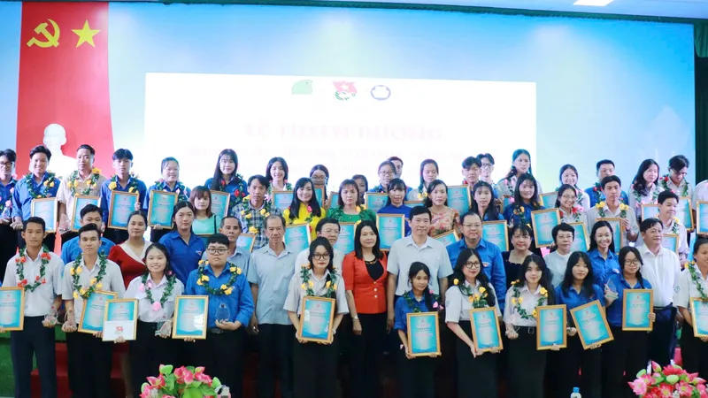 92 cá nhân tiêu biểu tỉnh Đồng Tháp đạt thành tích xuất sắc trong năm học 2023-2024