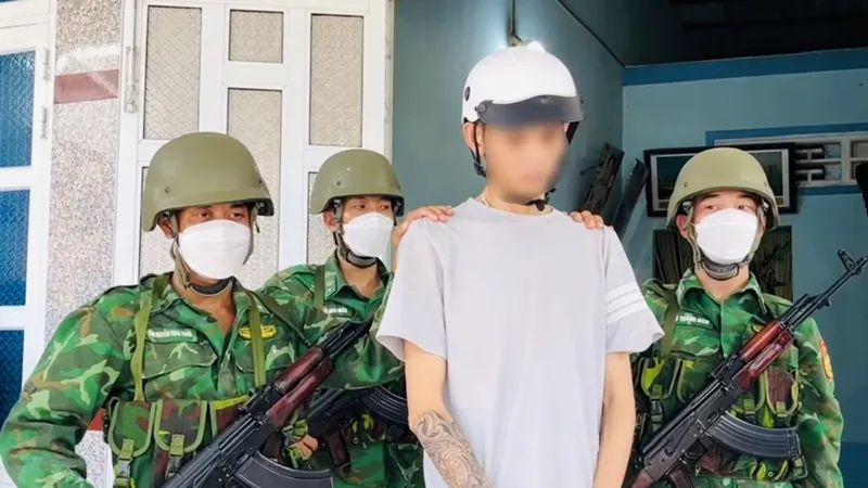 Bến Tre: Bắt đối tượng tàng trữ ma tuý và súng Rulo