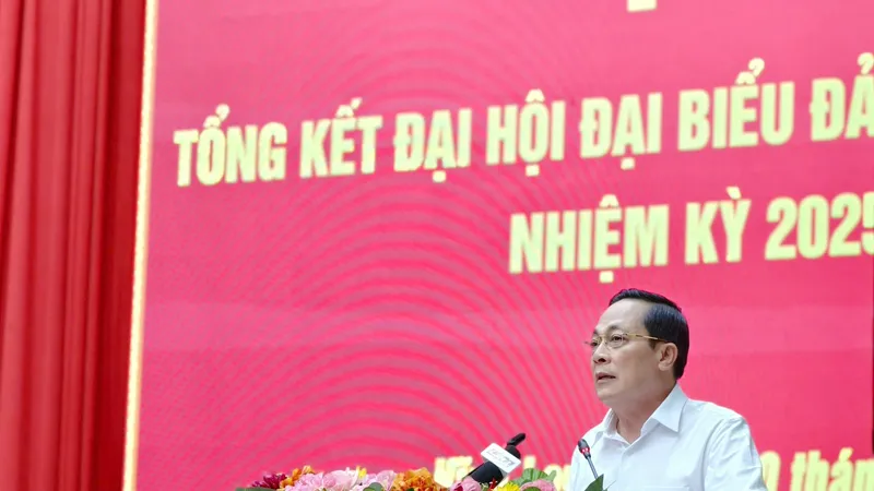 Phó Bí thư Tỉnh uỷ Vĩnh Long Lâm Minh Đằng phát biểu tại hội nghị. Ảnh: TÍN HUY