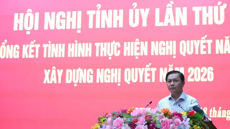 Bí thư Tỉnh uỷ Vĩnh Long Trần Văn Lâu phát biểu tại hội nghị. Ảnh: TH