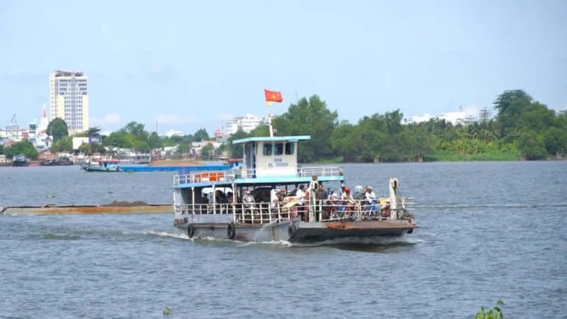 Bến phà Cái Vồn nối Cần Thơ và Vĩnh Long hoạt động trở lại