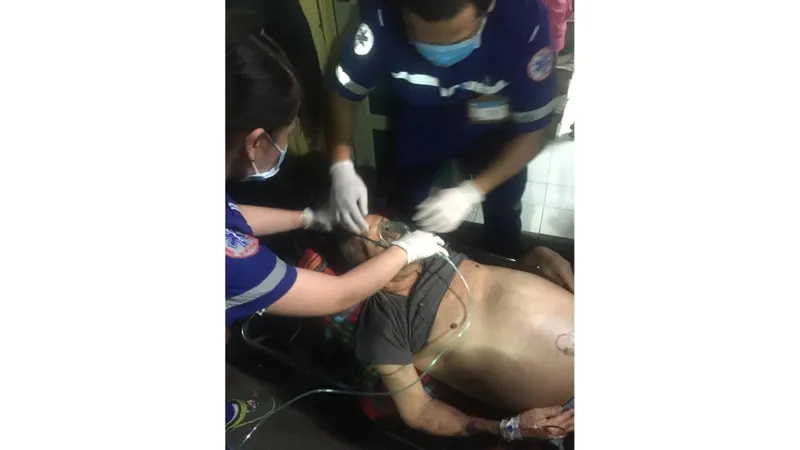 Giải cứu người đàn ông mắc kẹt trong căn nhà 3 tầng