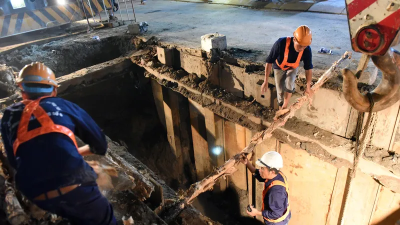 TP Thủ Đức và 4 quận cúp nước, nước yếu vào cuối tuần do sửa chữa tuyến ống
