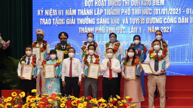 Các tác giả có công trình đạt Giải thưởng sáng tạo TP Thủ Đức lần 1, năm 2021