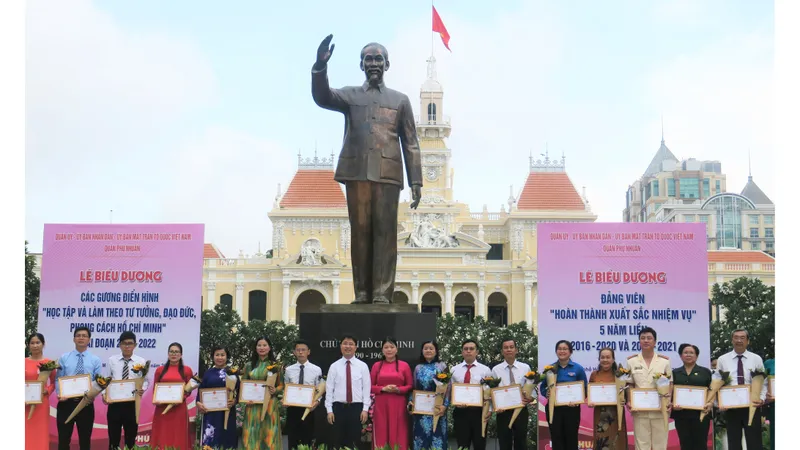 Biểu dương 125 tập thể, cá nhân điển hình học tập Bác