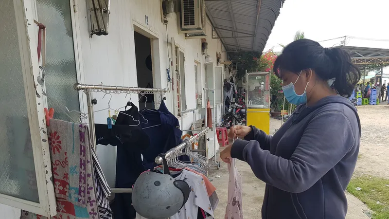 Công nhân lao động ở trọ mong ngóng tiền hỗ trợ thuê nhà