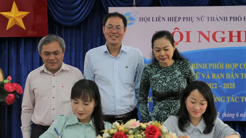 Hai đơn vị ký kết phối hợp ngày 8-6