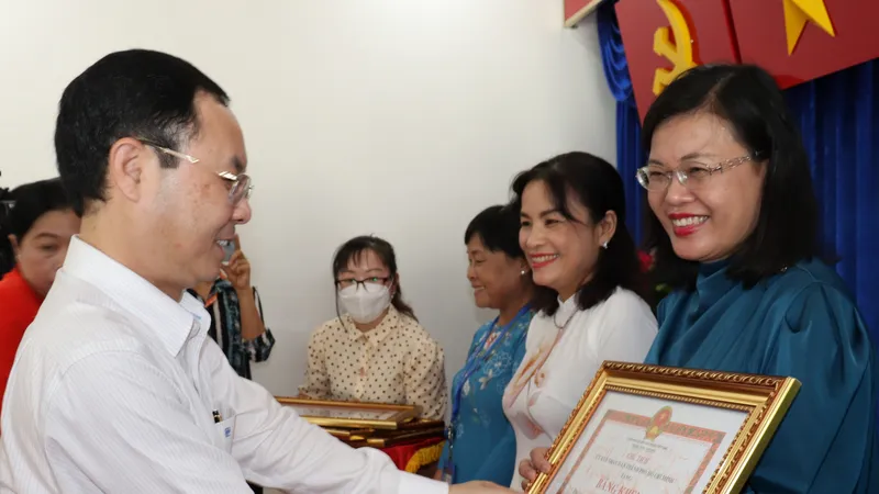 Chương trình "Vòng tay yêu thương" đã giúp trẻ mồ côi do dịch Covid-19 ổn định cuộc sống